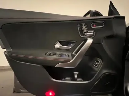 Photo 16 Mercedes CLA 200 d AMG Line