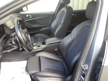 Photo 10 BMW Serie 1 F40 118d 150 ch BVA8 M Sport