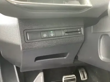 Photo 26 Peugeot 3008 Hybrid 136 e-DCS6 GT