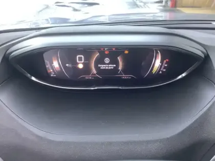 Photo 13 Peugeot 3008 Hybrid 136 e-DCS6 GT