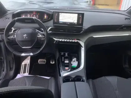 Photo 12 Peugeot 3008 Hybrid 136 e-DCS6 GT