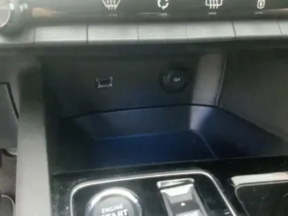 Photo 20 Peugeot 3008 Hybrid 136 e-DCS6 GT