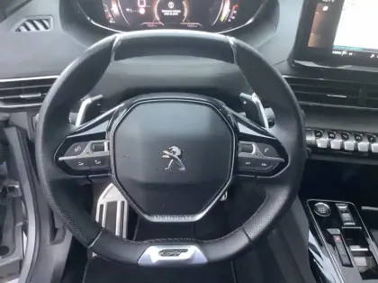 Photo 17 Peugeot 3008 Hybrid 136 e-DCS6 GT