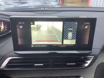 Photo 18 Peugeot 3008 Hybrid 136 e-DCS6 GT