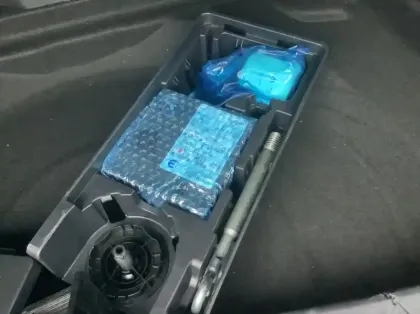 Photo 23 Peugeot 3008 Hybrid 136 e-DCS6 GT