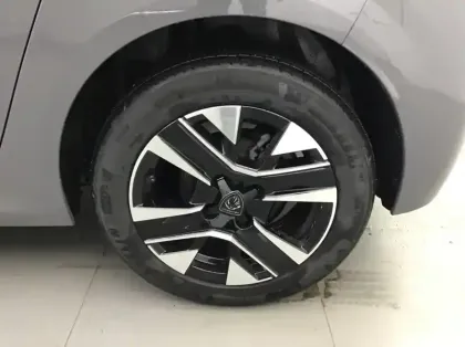 Photo 8 Peugeot 208 Nouvelle Hybrid 136 e-DCS6 Allure