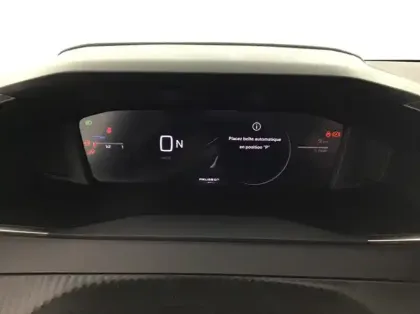 Photo 13 Peugeot 208 Nouvelle Hybrid 136 e-DCS6 Allure