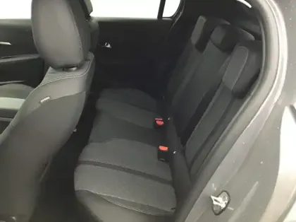 Photo 11 Peugeot 208 Nouvelle Hybrid 136 e-DCS6 Allure