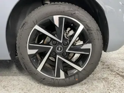 Photo 8 Opel Corsa  1.2 Turbo 100ch GS