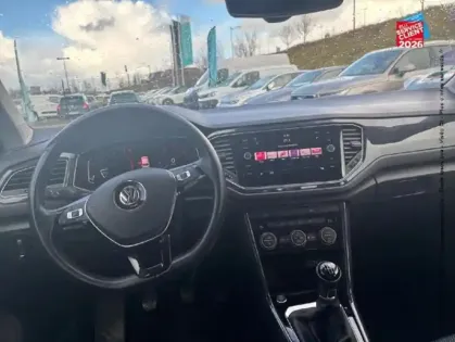 Photo 14 Volkswagen T-roc  1.5 TSI EVO 150ch Carat GPS Camera