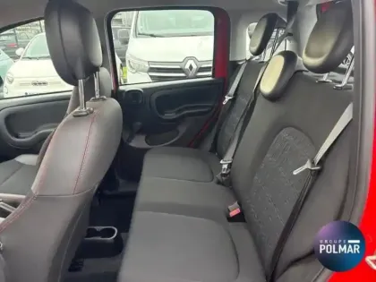 Photo 11 Fiat Panda  1.0 70ch BSG S&S City Cross (RED) (Juin2021)