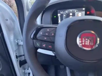 Photo 12 Fiat Panda  1.0 70ch BSG S&S  Cross