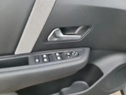 Photo 13 Citroën C4  PureTech 130ch S&S Shine Pack EAT8