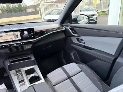 Photo 10 Opel Grandland  1.2 Turbo Hybrid 145ch Ultimate e-DCT6