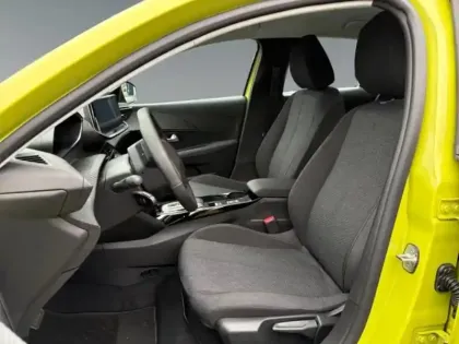 Photo 8 Peugeot 208  e- 136ch Style