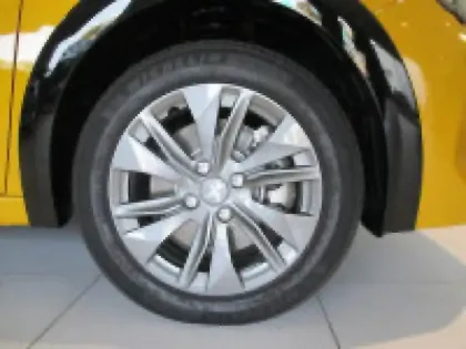 Photo 8 Peugeot 208  e- 136ch Allure Pack