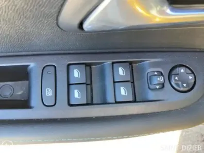 Photo 29 Peugeot 208  e- 136ch Allure Pack