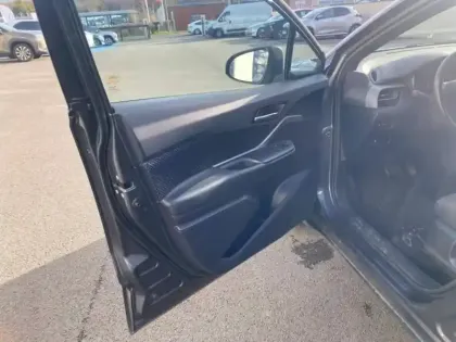 Photo 7 Toyota C-HR  122h Dynamic Business 2WD E-CVT