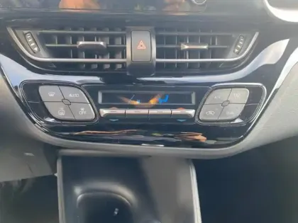 Photo 13 Toyota C-HR  122h Dynamic Business 2WD E-CVT