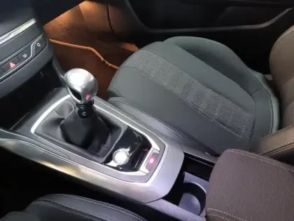 Photo 13 Peugeot 308  SW 1.2 PureTech 130ch E6.3 S&S Allure