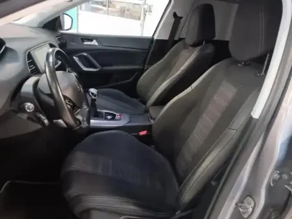 Photo 8 Peugeot 308  SW 1.2 PureTech 130ch E6.3 S&S Allure