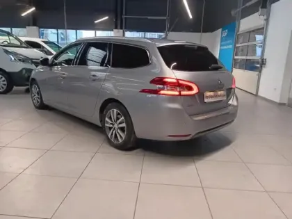 Photo 6 Peugeot 308  SW 1.2 PureTech 130ch E6.3 S&S Allure