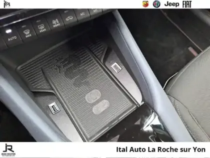 Photo 11 Alfa Romeo Junior  1.2 Ibrida 136ch Techno DCT6