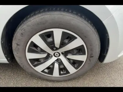 Photo 12 Renault Clio Gén. V (BJA) Ph1 NG Equilibre 5