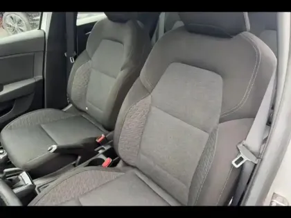 Photo 9 Renault Clio Gén. V (BJA) Ph1 NG Equilibre 5