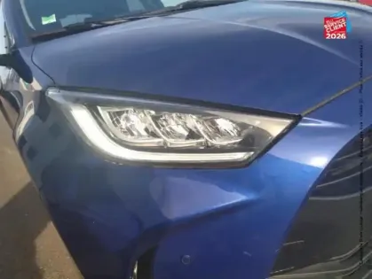 Photo 12 Toyota Yaris  116h Design 5p MY22 Camera