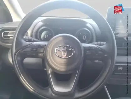 Photo 11 Toyota Yaris  116h Design 5p MY22 Camera