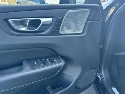 Photo 11 Volvo Xc60  T6 Hybride Rechargeable 253 + 145ch Ultra Style Chrome Geartronic 8 AWD