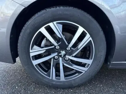 Photo 8 Peugeot 208  1.2 PureTech 100ch S&S Allure 118g