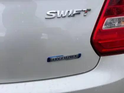 Photo 8 Suzuki Swift  1.2 Dualjet Hybrid 83ch Pack