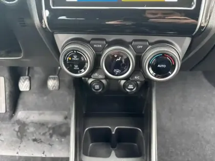 Photo 14 Suzuki Swift  1.2 Dualjet Hybrid 83ch Pack