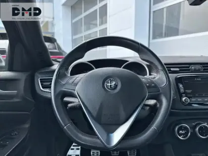 Photo 6 Alfa Romeo Giulietta  1.4 TB MultiAir 150ch Imola Stop&Start