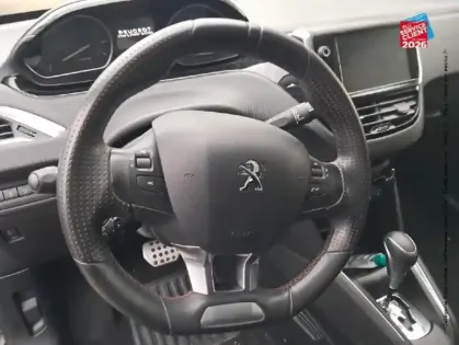 Photo 11 Peugeot 208  1.2 PureTech 110ch E6.c GT Line S&S EAT6 5p