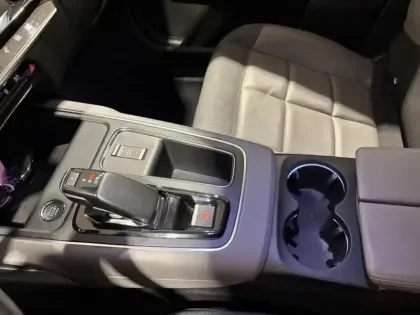 Photo 8 Citroën C5 aircross  Hybrid 225ch Shine Pack e-EAT8