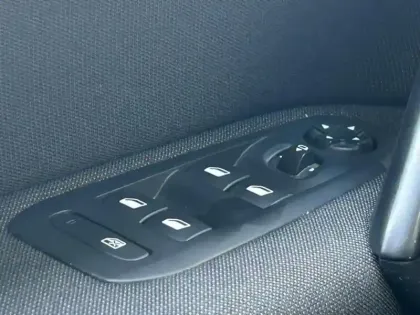 Photo 8 Peugeot 308  1.2 PureTech 110ch E6.3 S&S Allure