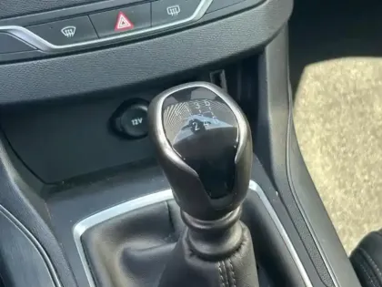 Photo 14 Peugeot 308  1.2 PureTech 110ch E6.3 S&S Allure