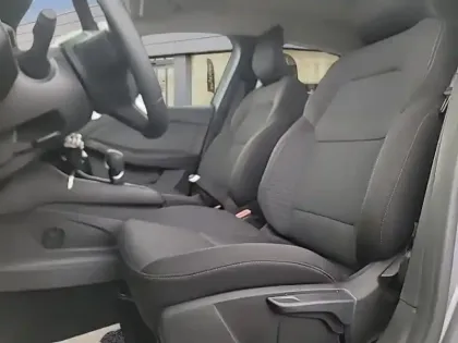 Photo 8 Renault Clio  1.6 E-Tech hybride 145ch Equilibre