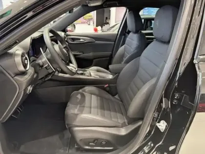 Photo 8 Alfa Romeo Tonale  1.5 Ibrida 175ch Veloce TCT