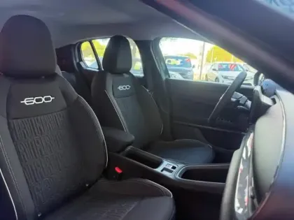 Photo 24 Fiat 600  1.2 Hybrid Turbo 110ch Pop eDCT6