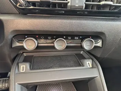 Photo 34 Citroën C4  Hybride 145 e-DCS6