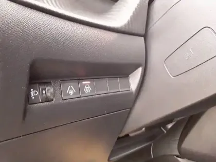 Photo 23 Peugeot 208  PureTech 100 S&S EAT8