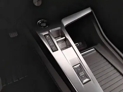 Photo 13 Peugeot 308  SW BlueHDi 130ch S&S EAT8