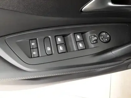 Photo 18 Peugeot 308  SW BlueHDi 130ch S&S EAT8