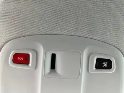 Photo 27 Peugeot 308  BlueHDi 130ch S&S EAT8