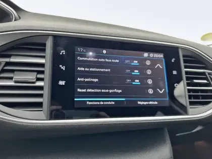 Photo 24 Peugeot 308  BlueHDi 130ch S&S EAT8