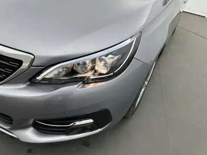 Photo 15 Peugeot 308  BlueHDi 130ch S&S EAT8